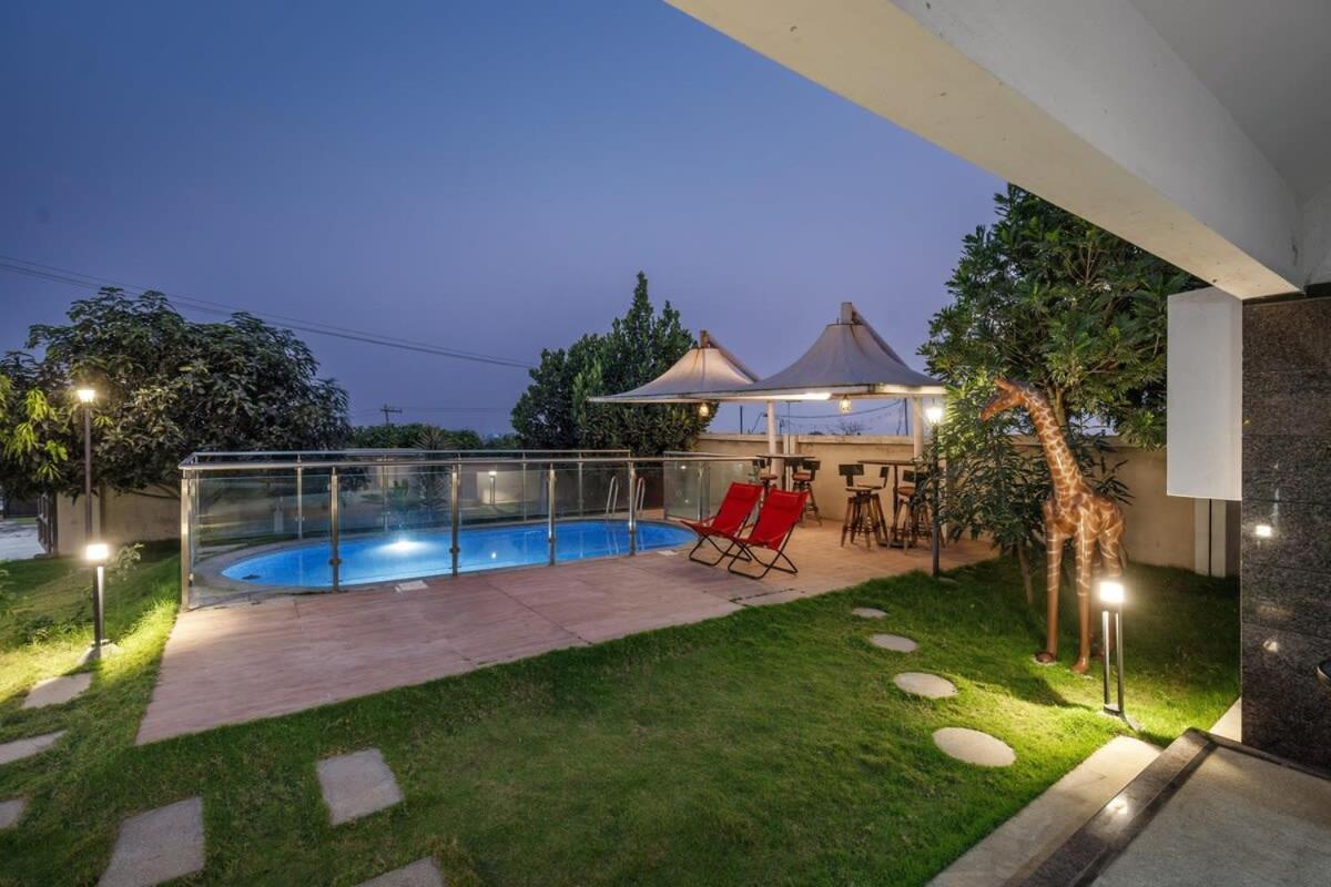 Blue Nest By Stayjadeparty Villalawn Hosūr Dış mekan fotoğraf